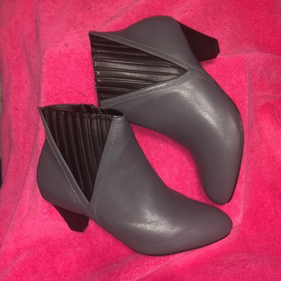 Gray ankle booties - Picture 1 of 4